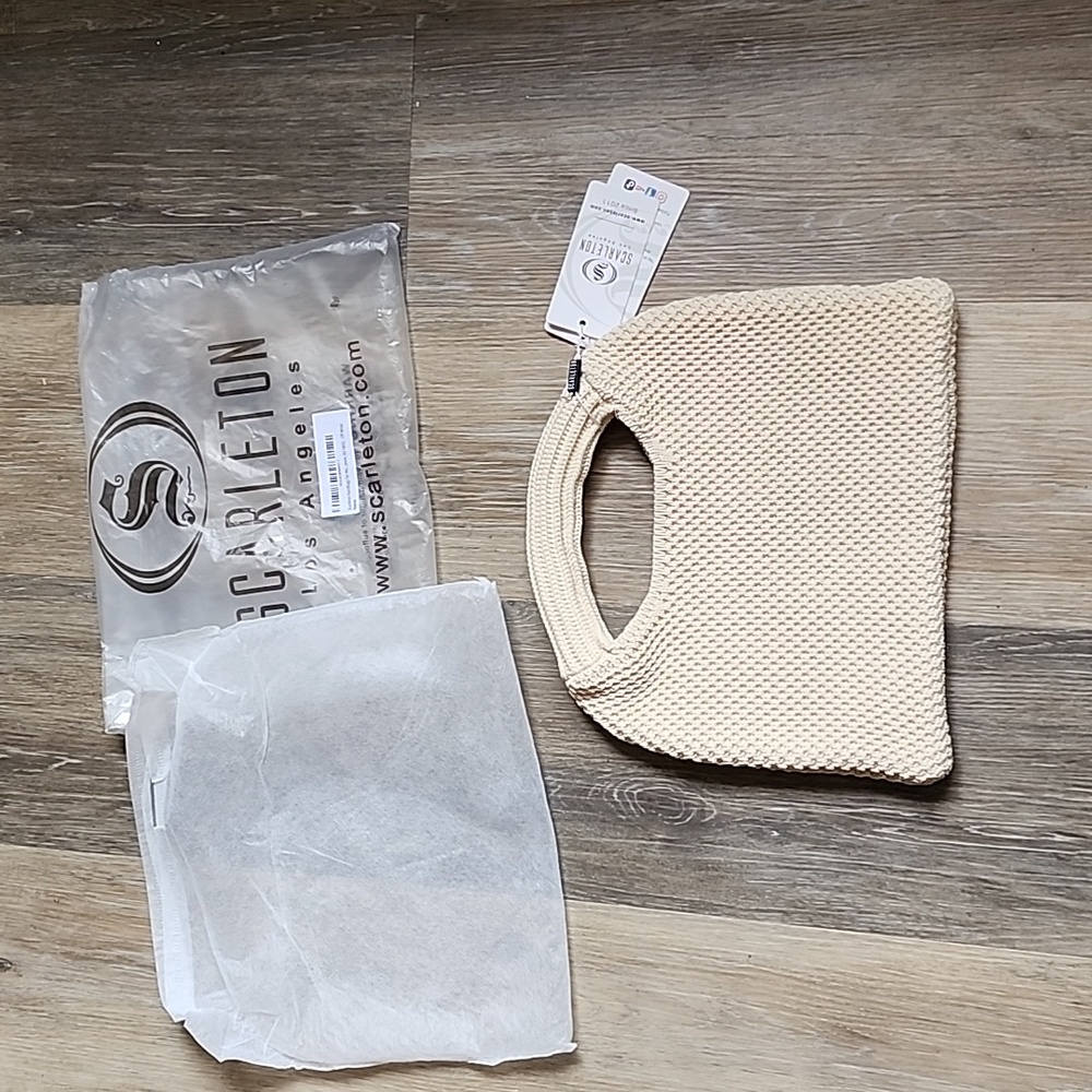 NWT SCARLETON SMALL BAG